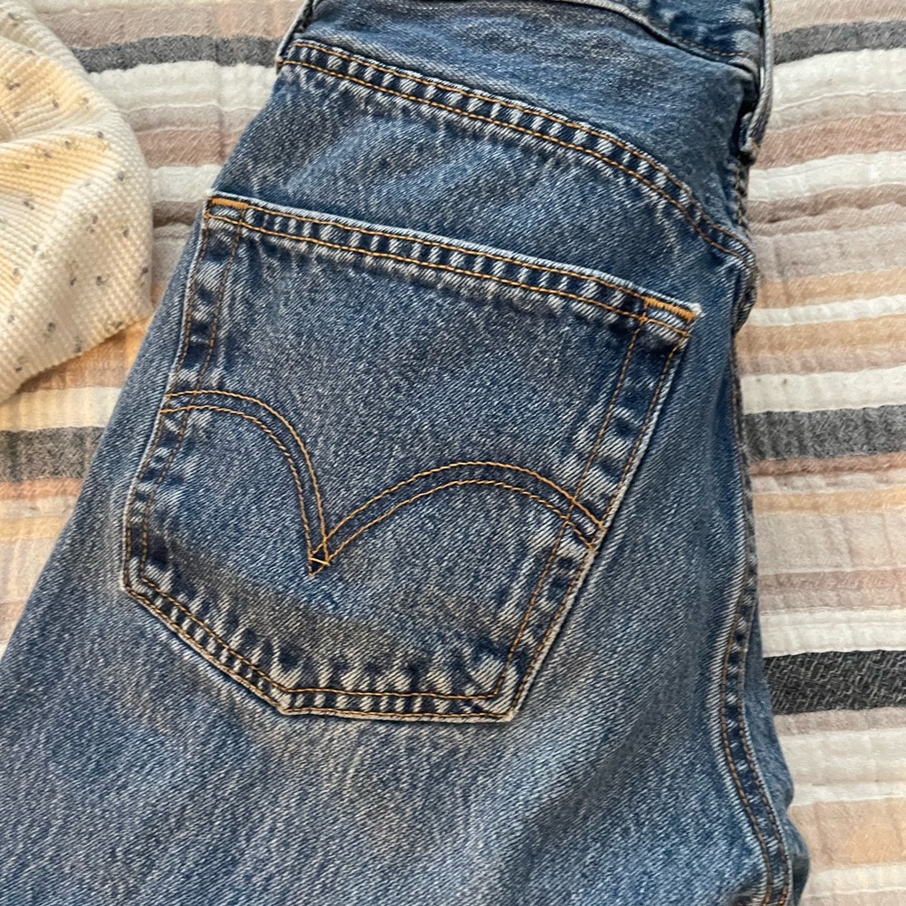 Custom Levi Shorts Size 27/28 - image 3